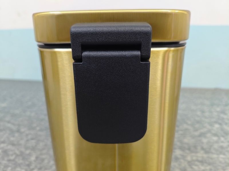 купить Мусорное ведро с плавным закрытием прямоугольное MIXXUS PREMIUM QUADRO-TC0105 BRUSHED GOLD 5 л (цвет матовое золото) (MI8394) фото